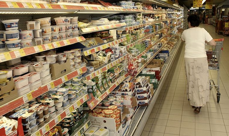Ковачевски тврди дека цените на храната почнале да се намалуваат