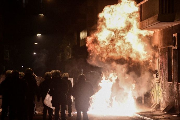 Франција се подготвува за нов бран насилства низ државата