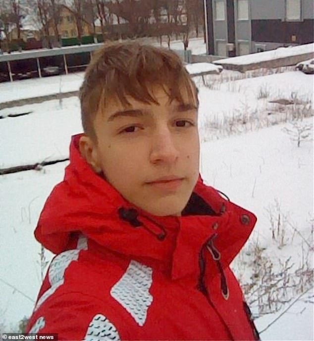 Богдан (15) полетал во смрт од 14 кат додека мајка му го бодрела