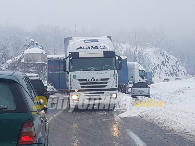 Забрана за камиони и автобуси на патните правци Тетово-Попова Шапка и Маврово-Жировница