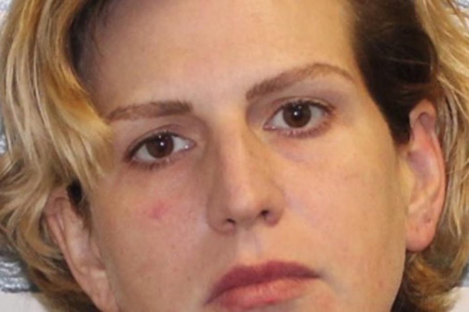 Ова е лицето на жената монструм: Во хотелска соба ги удавила своите близнаци!