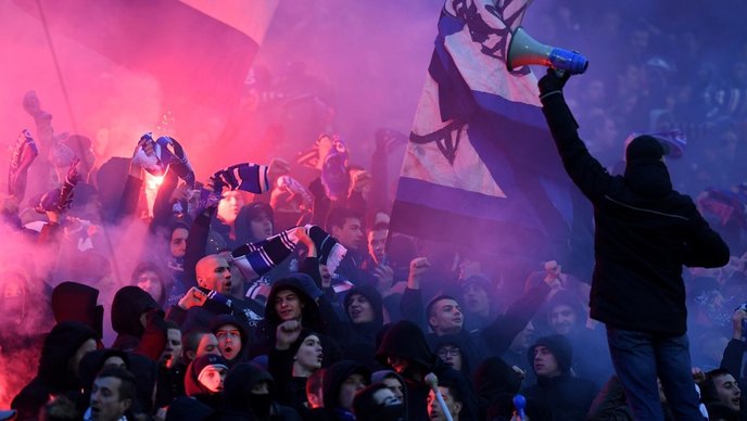 Се степаа навивачки групи: Приведени 20 лица пред натпреварот меѓу Динамо и Хајдук на Максимир