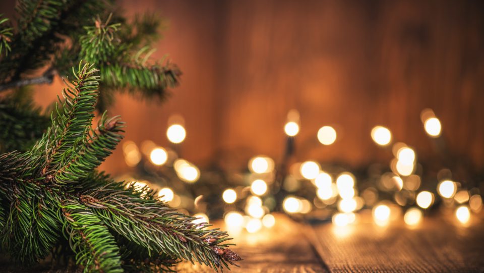 Католиците и дел од православните го слават Раѓањето Христово – Божик