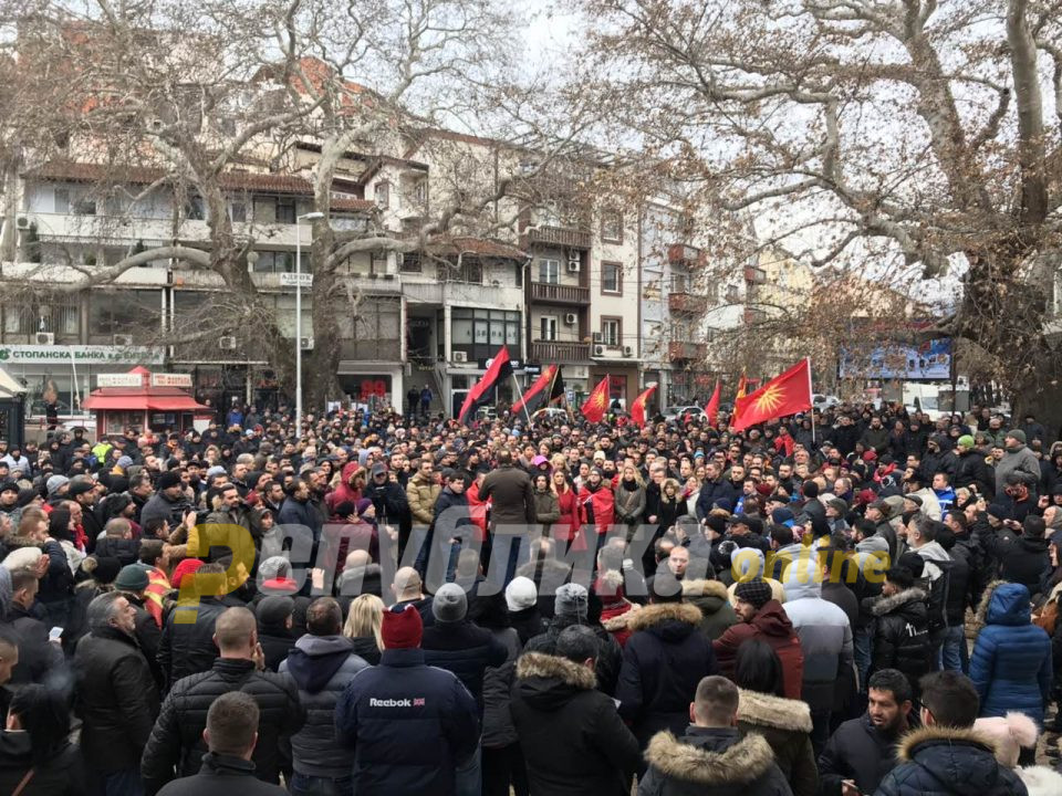 ВМРО-ДПМНЕ не отстапува од шесте барања
