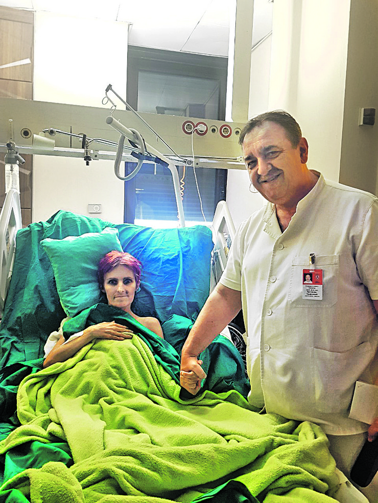 Лекарите на Александра и отстраниле тумор тежок 25 килогграми