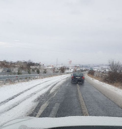 „Македонија пат“ во зимски сон, само една лента чиста на автопат!