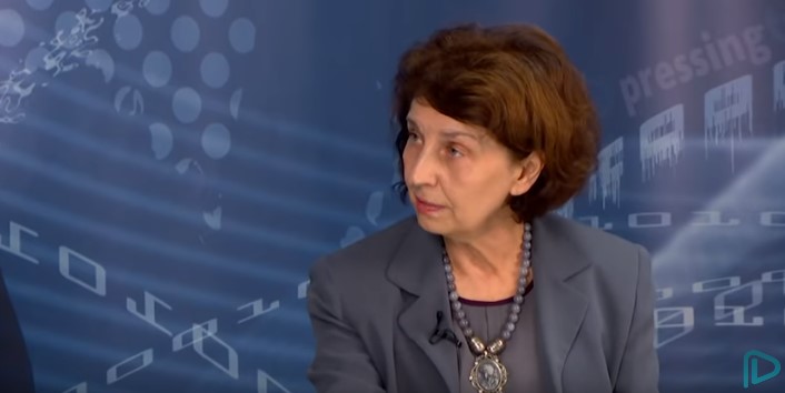Силјановска Давкова: И името е неразделен дел од правото на самоопределување