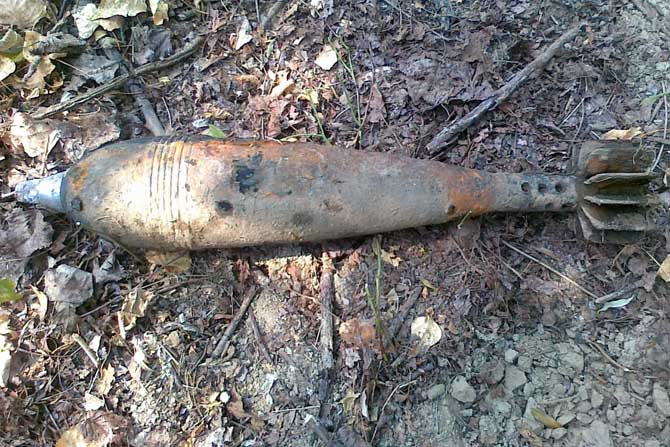 Aртилериски гранати пронајдени зад трибина на битолскиот стадион