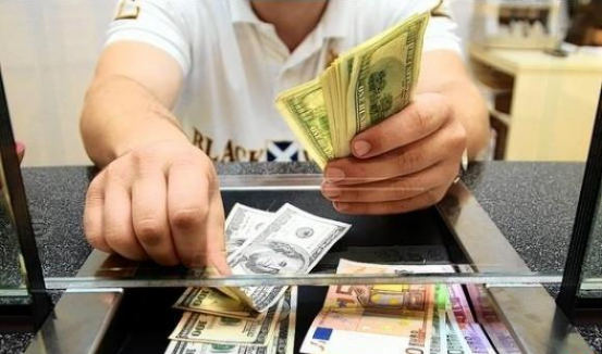 Дополнителен заштитен механизам: Менувачниците ќе можат да купуваат евра од банките