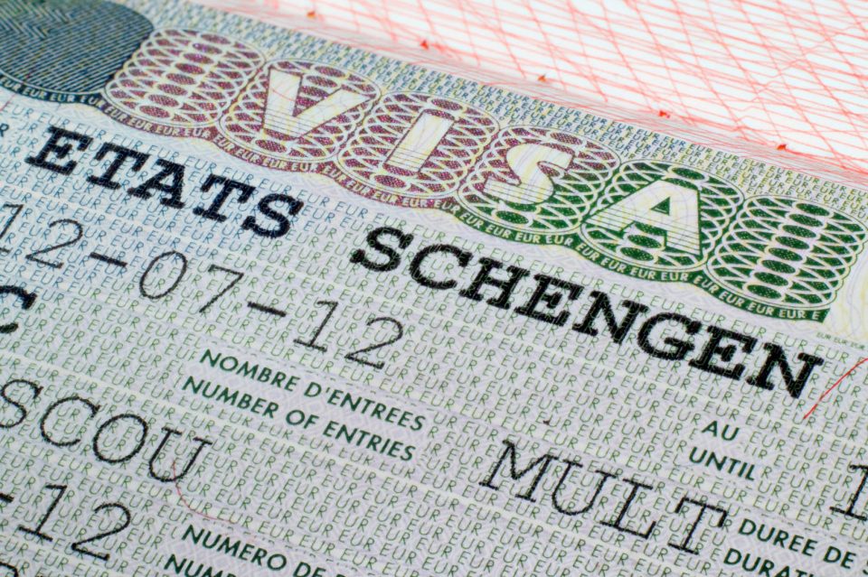 Шенгенот нуди премногу слобода, Макрон предлага реформа
