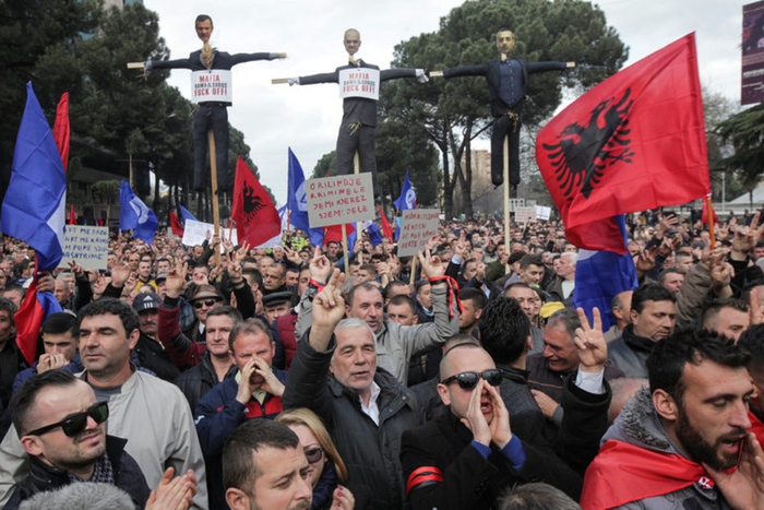 Албанската опозиција денеска на масовен протест