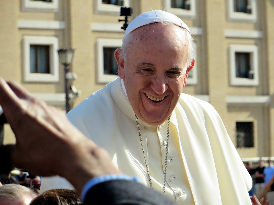 Папа Франциск: Ниту во една војна нема вистински победници