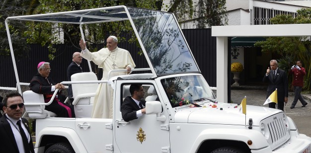 „Папамобилот“ утре ќе го вози папата Франциско низ скопските улици