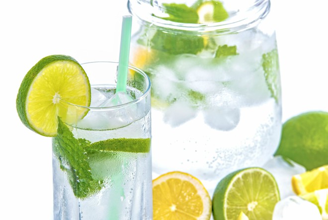 19 причини зошто треба да се пие вода со лимон