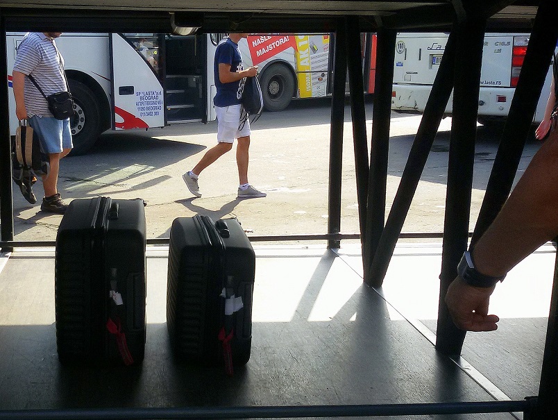 Автобус тргнал од Барселона кон БиХ, патниците почнале да се онесвестуваат – никој не знае зошто