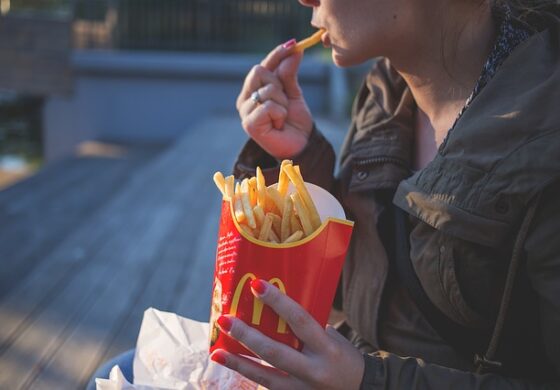 Пукање во „Мекдоналдс“ поради ладен помфрит