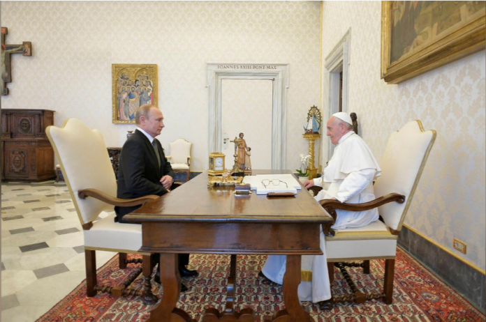 Путин доцнеше еден час на третата средба со папата