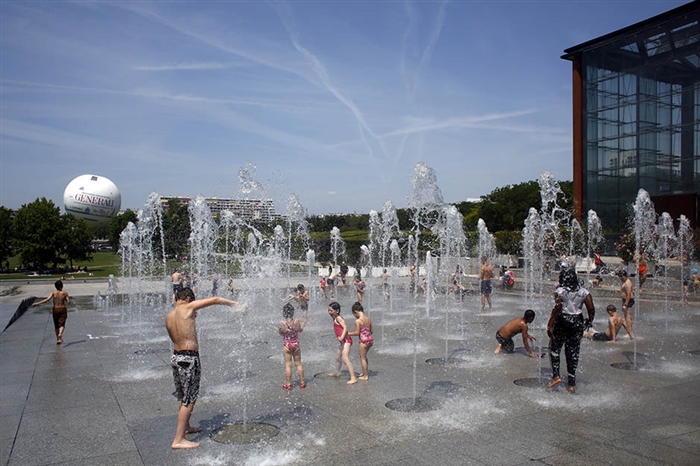 Топлотен бран низ Европа: Франција забрани дел од јавните настани