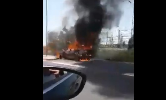 Запалено БМВ во Лојане