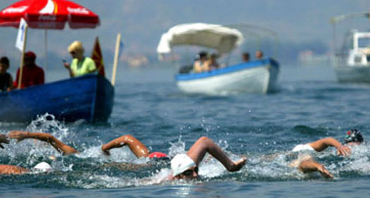 Милошоски: Охридскиот пливачки маратон е меѓународен спортски бренд, ниедна власт не помислила за откажување