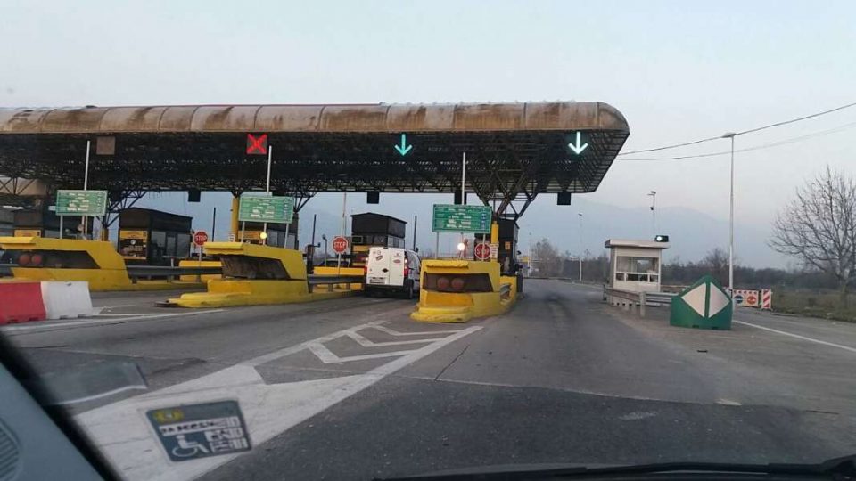 Ауди со хрватски и мерцедес и опел со гостиварски таблички се судриле на автопатото Гостивар-Тетово