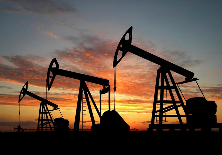 Стравот од рецесија ја намали цената на нафтата под 107 долари
