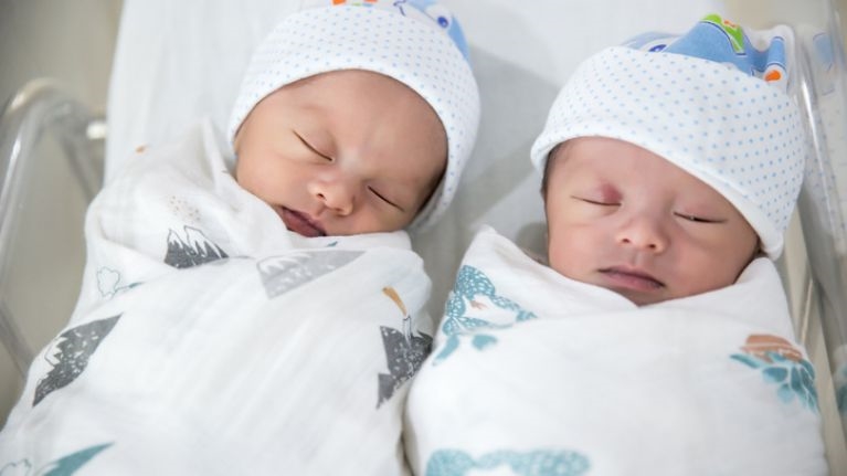 На новогодишната ноќ во Хрватска се родија близначки во различна година