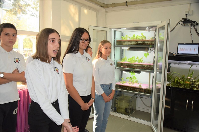 Ученици од ОУ „Лазо Ангеловски“ создадоа рециклирачки систем со кој се штеди вода и се произведува органска храна