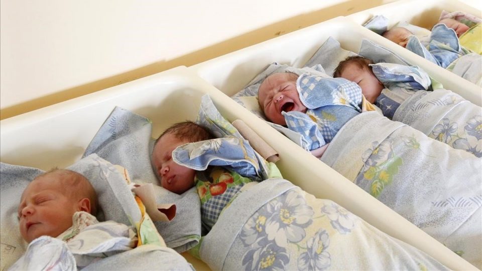 2.000 eвра за секое новороденче во Грција