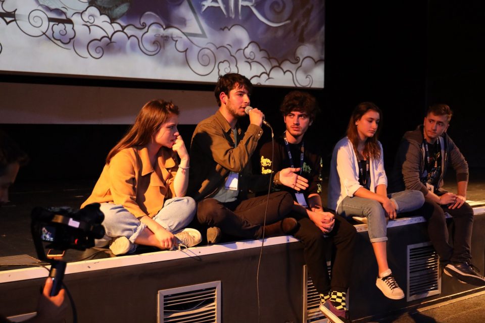 На „Џифони Македонија“ овации за филмот „Светлина“ што го снимија средношколци, бендот „Дупер“ денес на гости