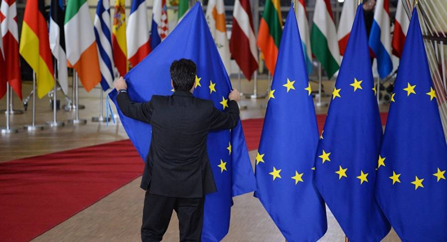 Италија го враќа прашањето за почнување на преговорите во ноември, Заев поканет во Рим