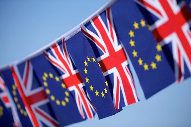 Британската Влада ќе предложи измени што може да доведат до трговска војна со ЕУ