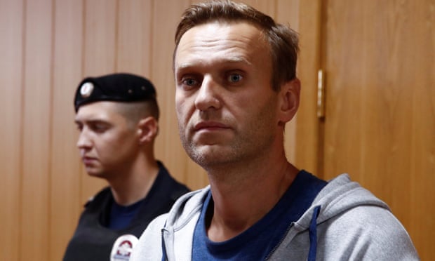 Навални: Веќе 100 дена пред ќелијата ми пуштаат ист говор на Путин