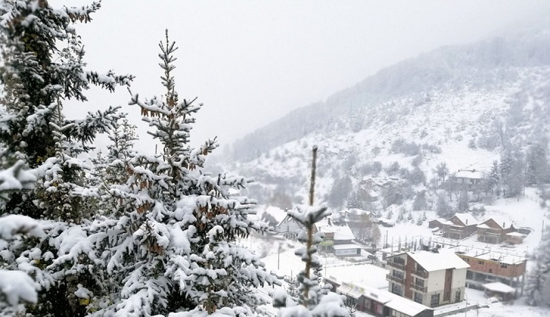 Се поблиску до нас: Падна првиот снег во Србија