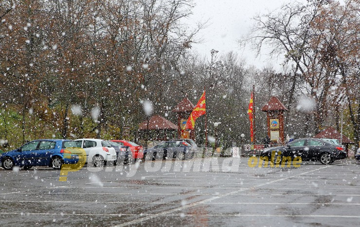 Македонија се разбуди со врнежи од снег, од понеделник и до -15