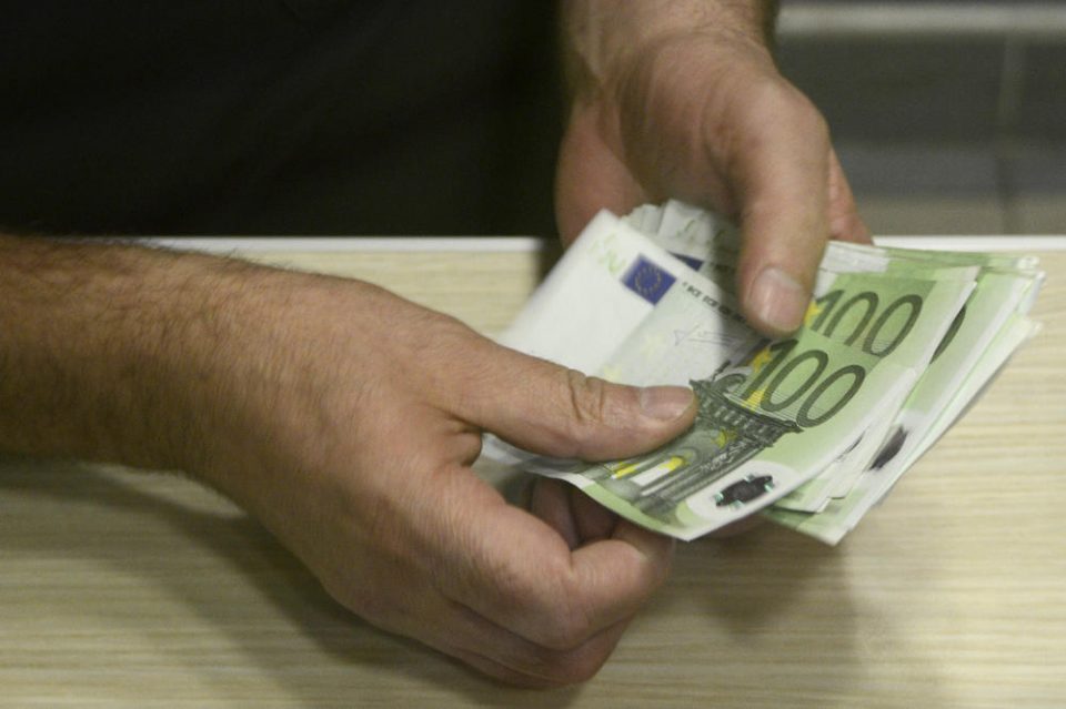 Просечниот божикен бонус за работниците во Гемранија е 2.800 евра
