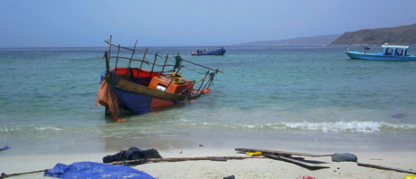 Десетина мигранти се удавиле откако се превртел брод во Медитеранот
