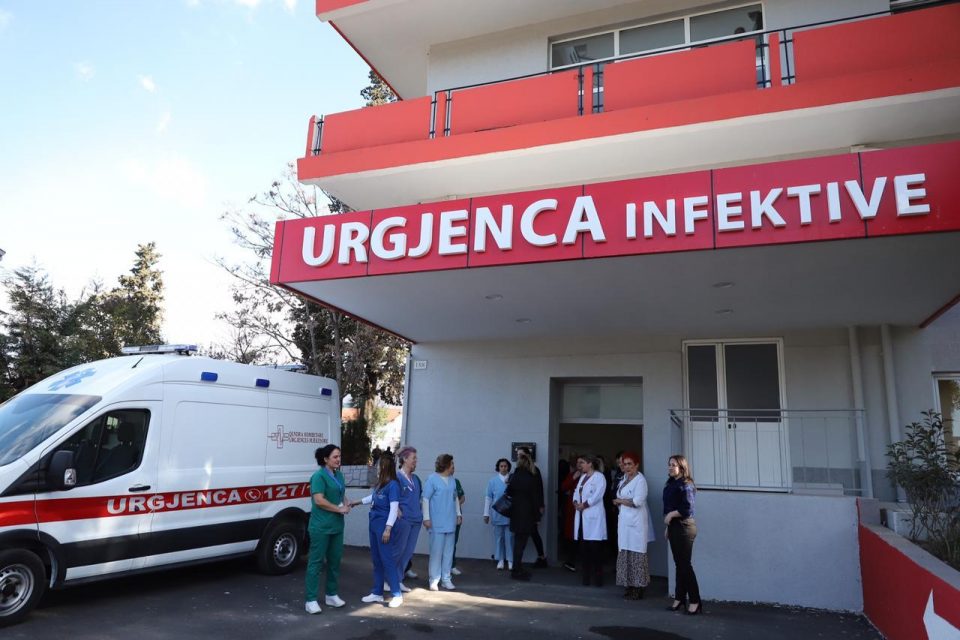 Се повеќе заразени, болниците се полни: Албанија пред епидемија на грип