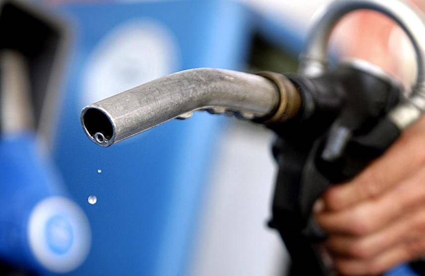 Нови цени: Бензините поевтинуваат за половина денар, дизелот за еден денар