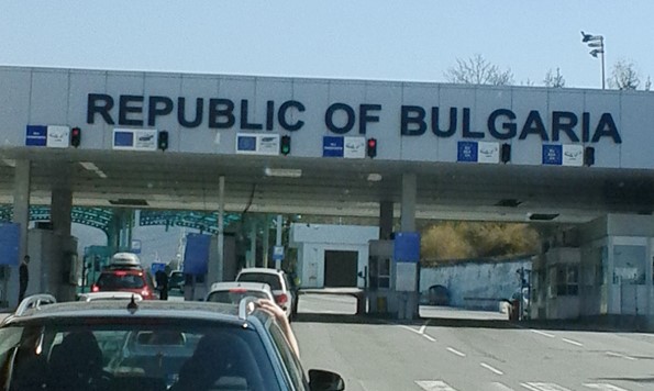 Србите ќе патуваат во Бугарија без ПЦР тест, но не и Македонците