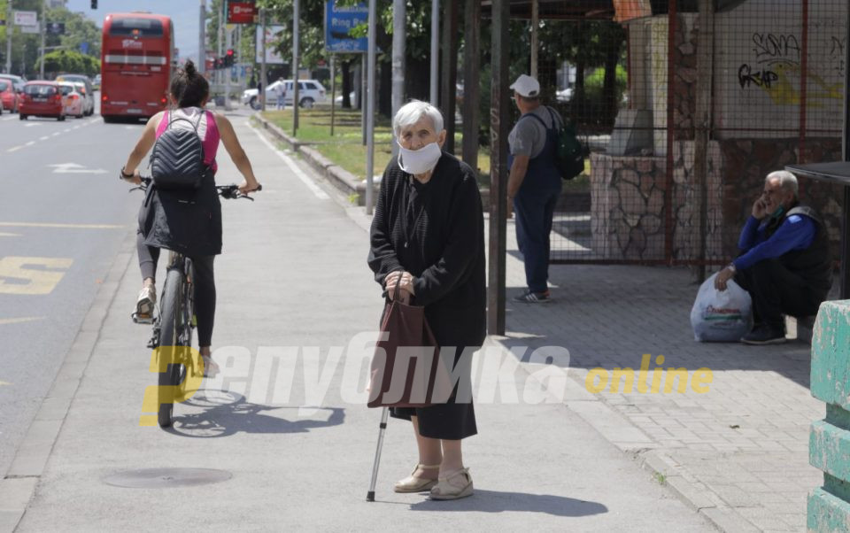 Пратениците на СДСМ и ДУИ денеска во Собранието избраа пензионерите да бидат доведени до раб на сиромаштија