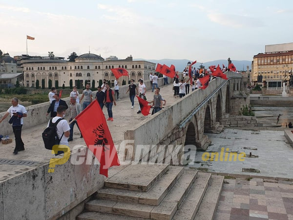 Пендаровски: Нека ни е честит 22 Ноември, Денот на албанската азбука