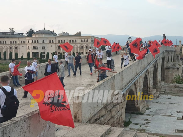 Демократски сојуз: Партиите на етничките Албанци почнаа промоција на опасен екстремизам и сепаратизам