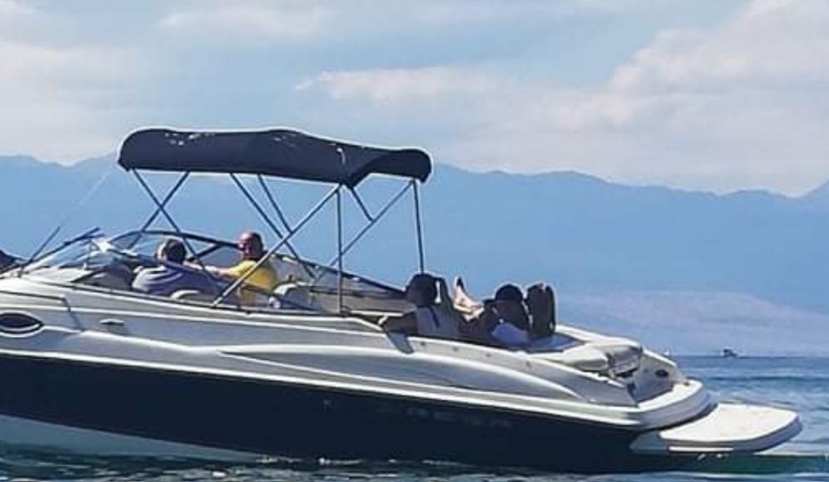 Сашо Мијалков на јахта во Охрид
