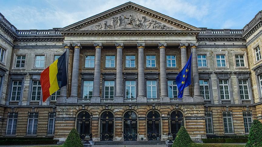 Националистичката Нова фламанска алијанса победник на изборите во Белгија, премиерот Де Кро поднесе оставка