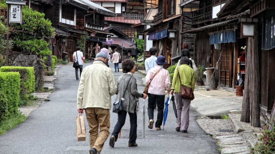 Јапонија го ограничува бројот на туристи на еден остров: Секојдневниот живот на населението е нарушен