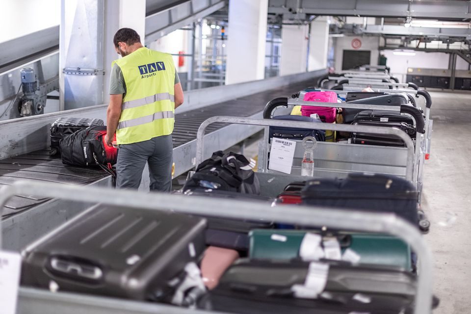 Италијанец фатен на скопскиот аеродром со куфер полн со дрога