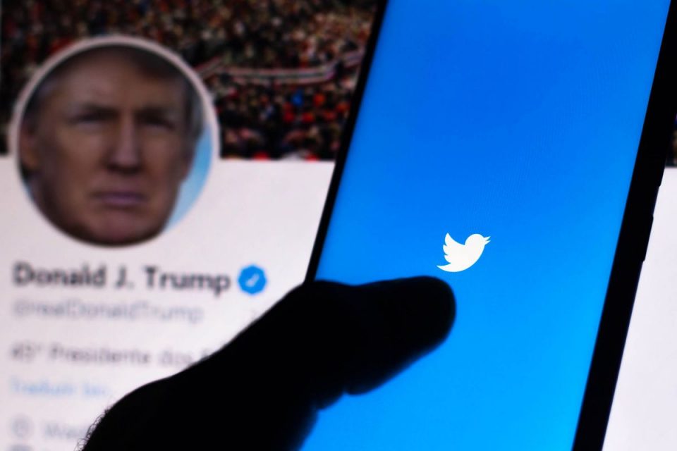 Трамп го губи статусот: По 20 јануари Твитер ќе може да ги цензурира и брише неговите твитови