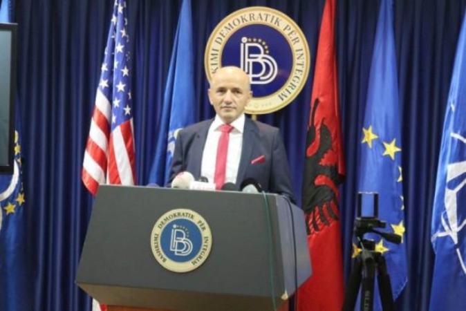 ВМРО-ДПМНЕ: Кланот Јахоски се шири и во правосудството, внук од сестра на пратеникот на ДУИ е на листата за обвинител