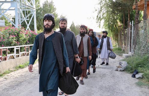Деветнаесет години откако извршија инвазија, САД им го препуштаат Авганистан на Талибанците